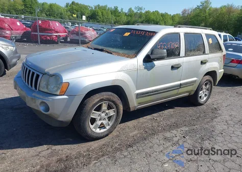 2005 Jeep Grand Cherokee Laredo z USA, uszkodzony, nr VIN 1J4GR48K15C563141